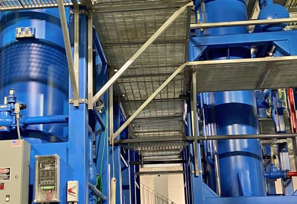 What are common problems with commercial ice machines and how to prevent them?